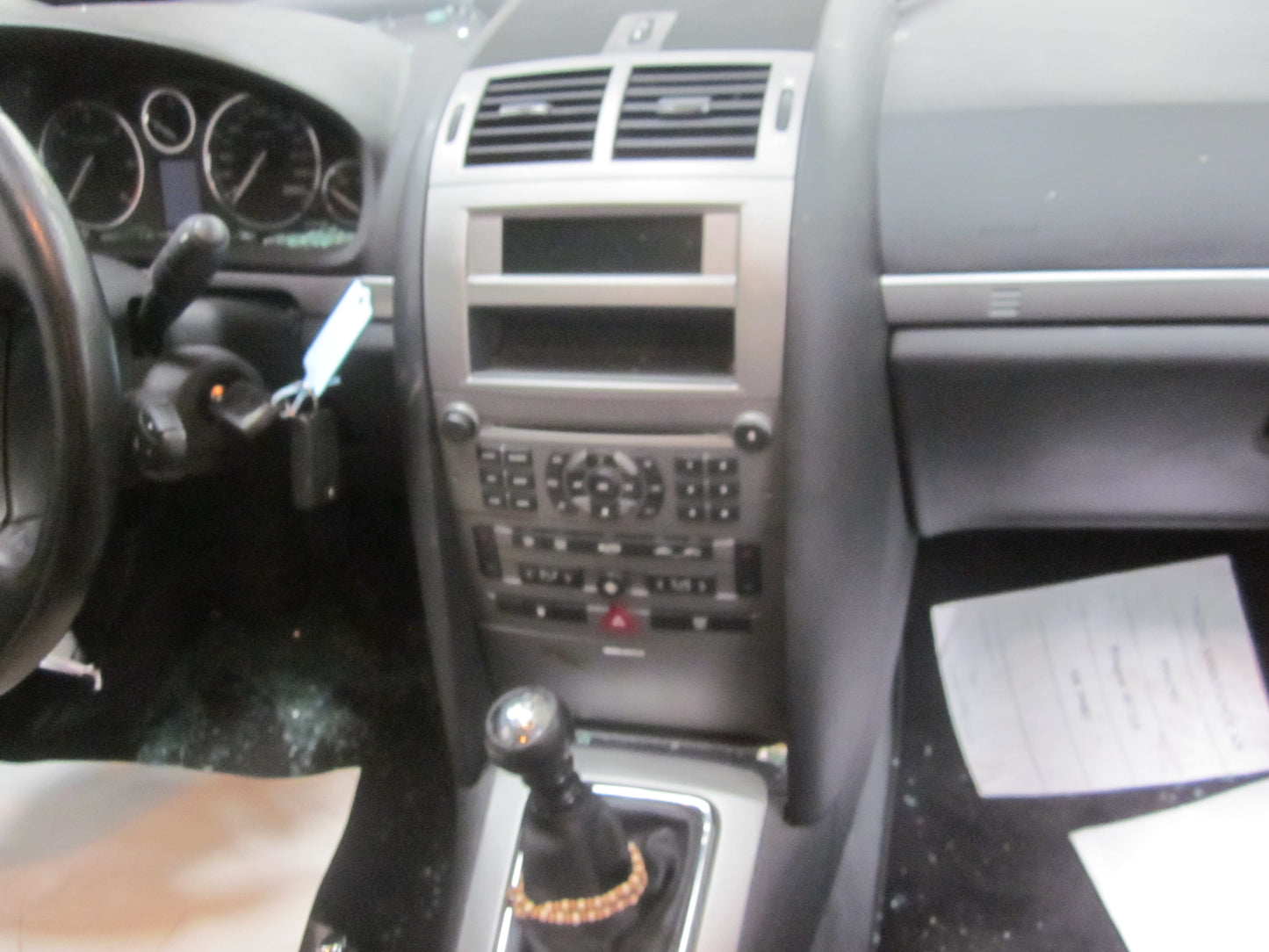 Peugeot 407 Pluk-Selv-Bil Med OEM Nr. Ophugger Fra Peugeot Ophugger