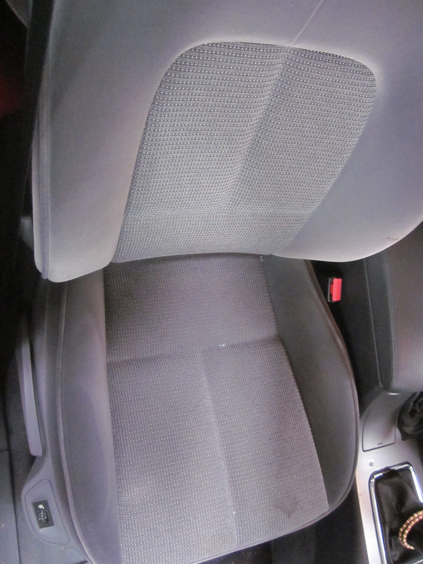 Peugeot 407 Pluk-Selv-Bil Med OEM Nr. Ophugger Fra Peugeot Ophugger
