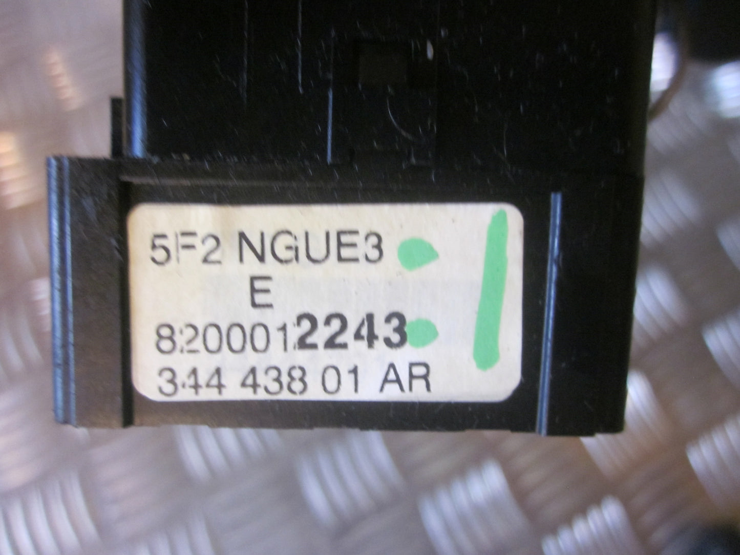 Renault Laguna 2 Kontakt Blink Med OEM Nr. Ophugger Fra Renault Ophugger