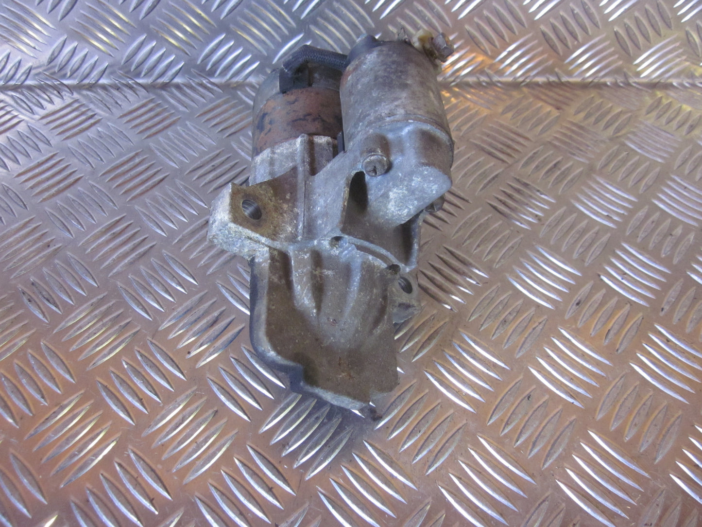Mazda 6 GG/GY Starter Med OEM Nr. MOOOT90981 Fra Mazda Ophugger