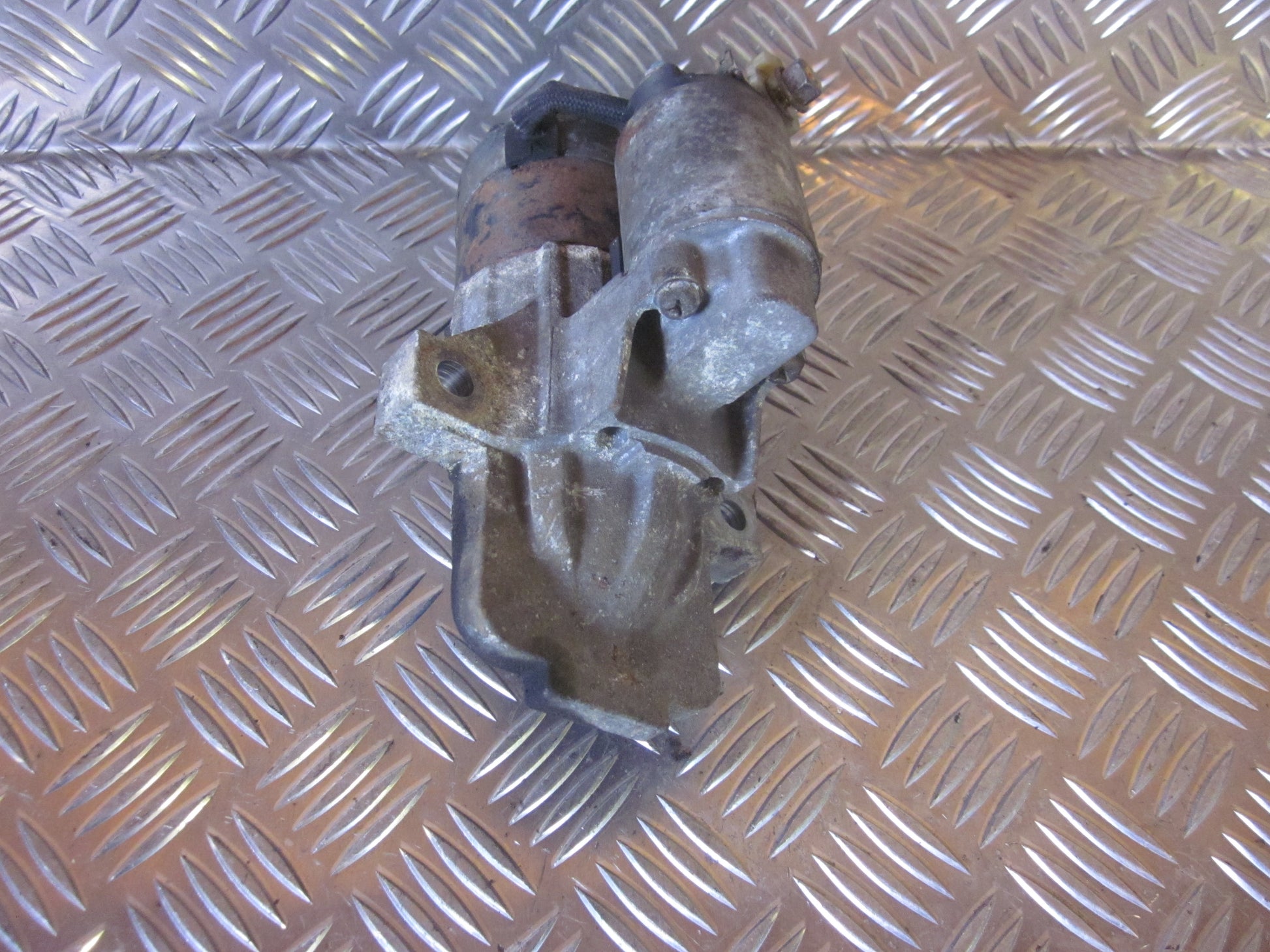 Mazda 6 GG/GY Starter Med OEM Nr. MOOOT90981 Fra Mazda Ophugger