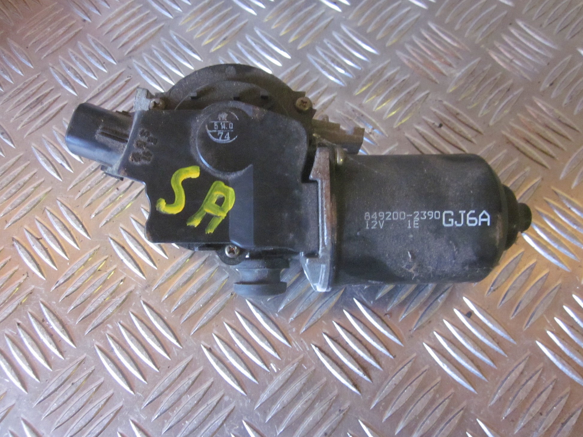 Mazda 6 GG/GY Viskermotor Med OEM Nr. Ophugger Fra Mazda Ophugger