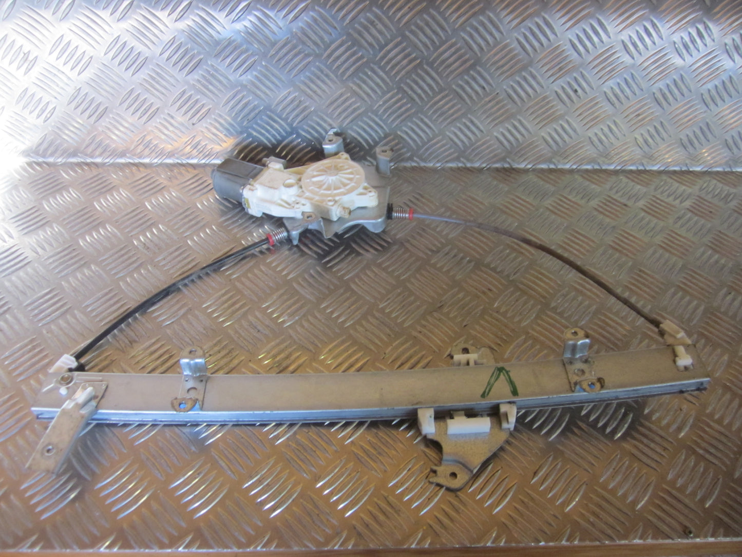 Nissan Micra K12 Rudemotor - Rudehejs Med OEM Nr. Ophugger Fra Nissan Ophugger