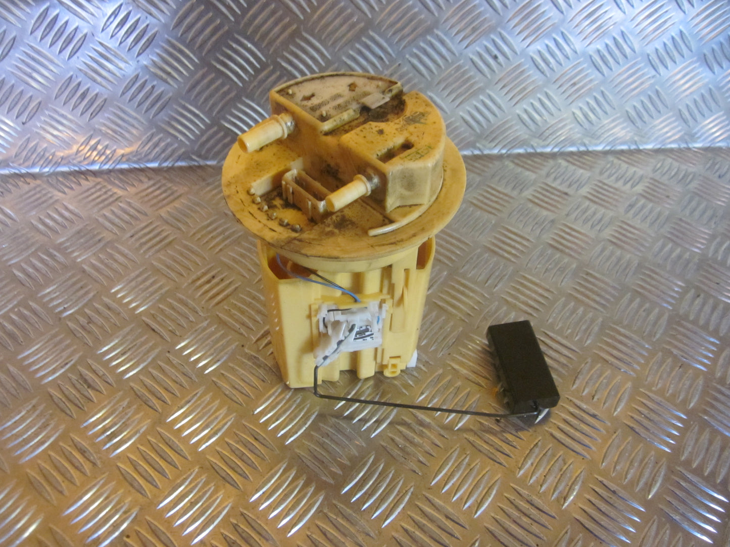 Citroen Xsara Benz/Brændstofpumpe El Med OEM Nr. Ophugger Fra Citroen Ophugger