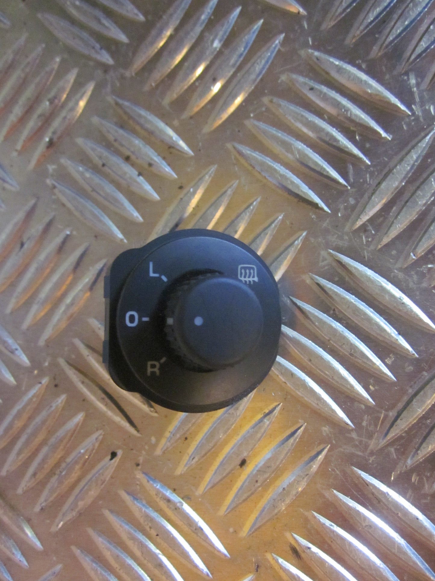 Skoda Fabia Kontakt Sidespejl Med OEM Nr. 5JB959565 Fra Skoda Ophugger