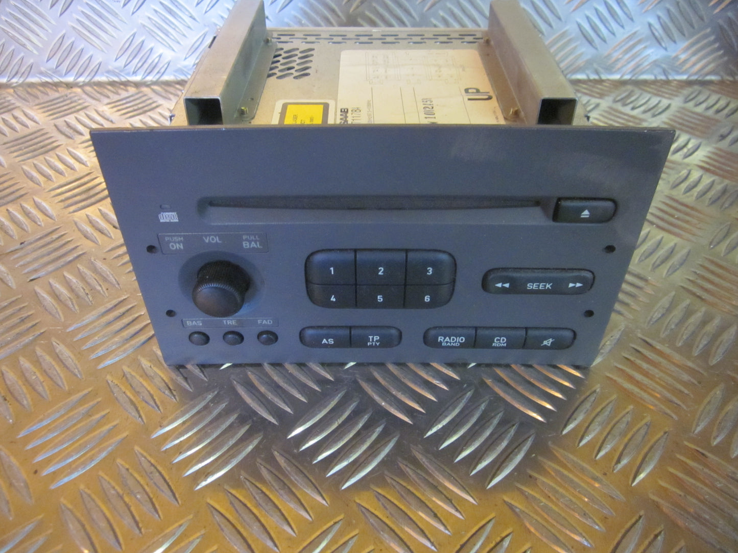 Saab 9‑5 Radio M/Cd Med OEM Nr. Ophugger Fra Saab Ophugger
