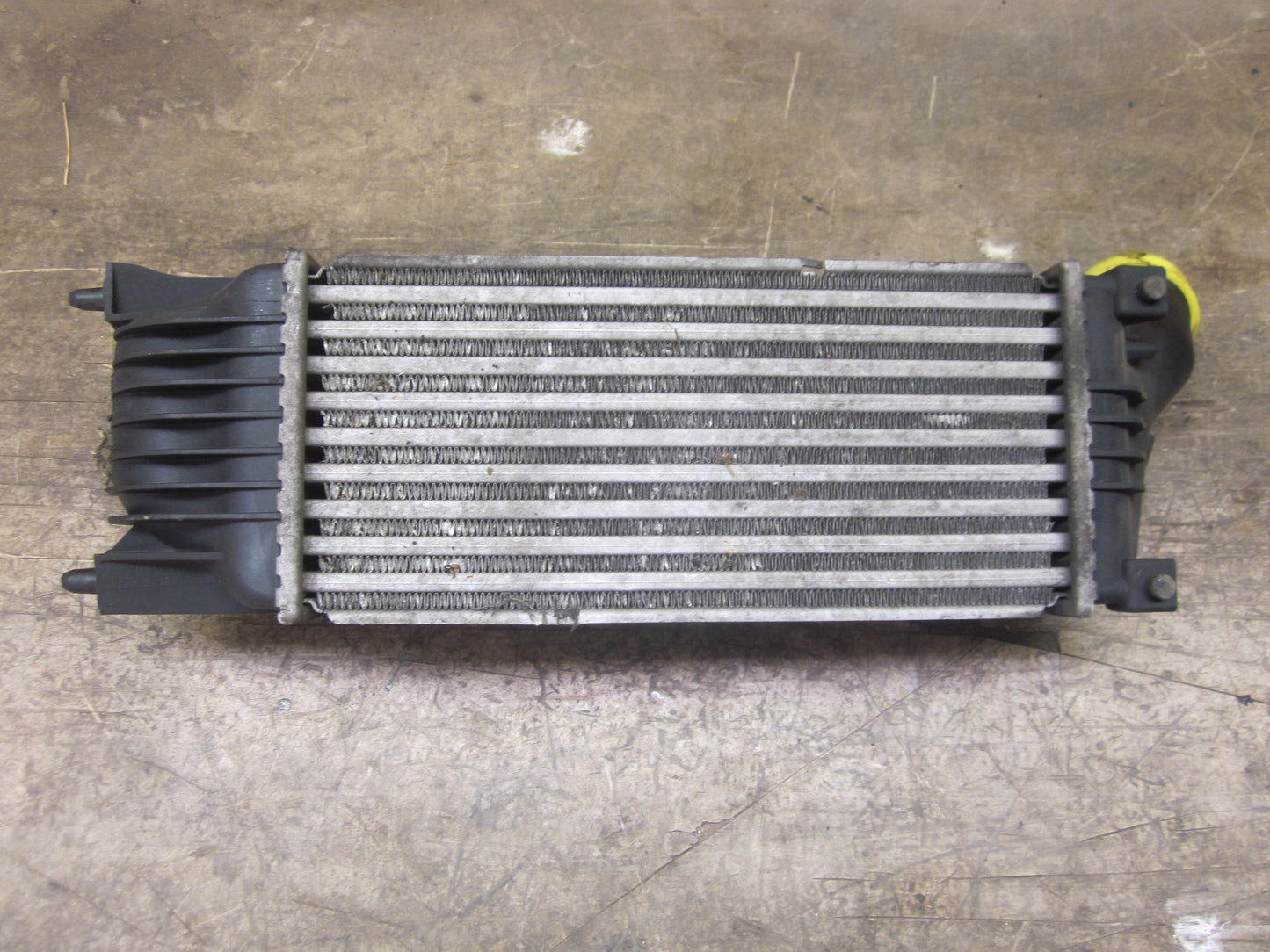 Peugeot 407 Køler Intercooler Med OEM Nr. Ophugger Fra Peugeot Ophugger