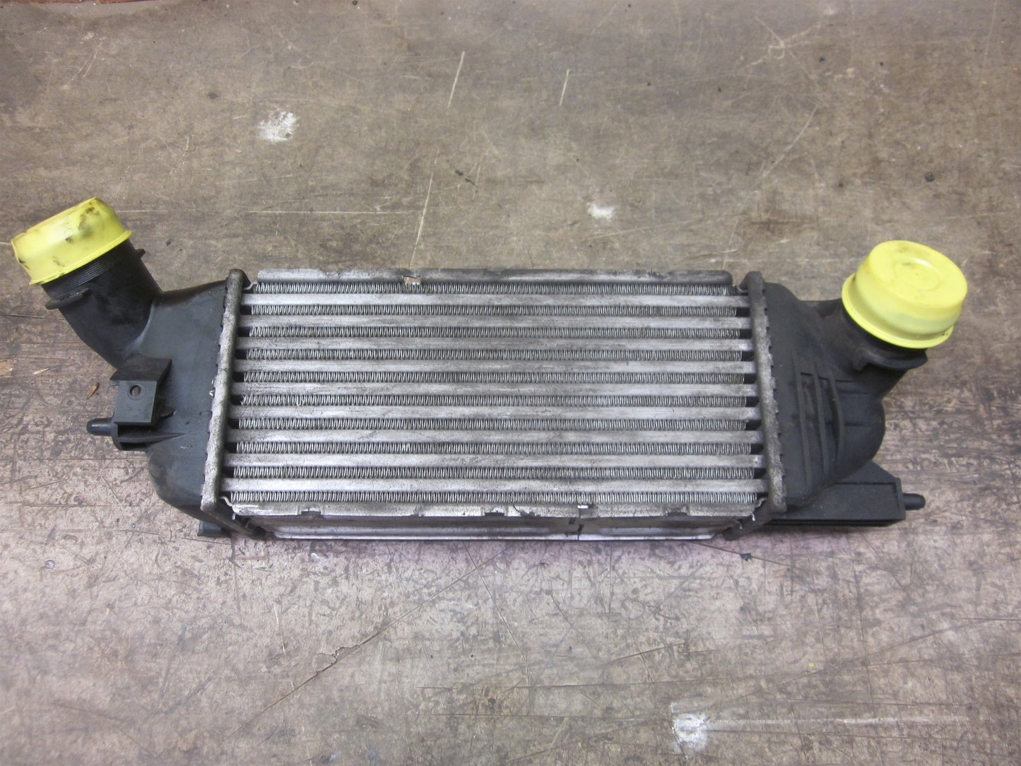 Peugeot 407 Køler Intercooler Med OEM Nr. Ophugger Fra Peugeot Ophugger
