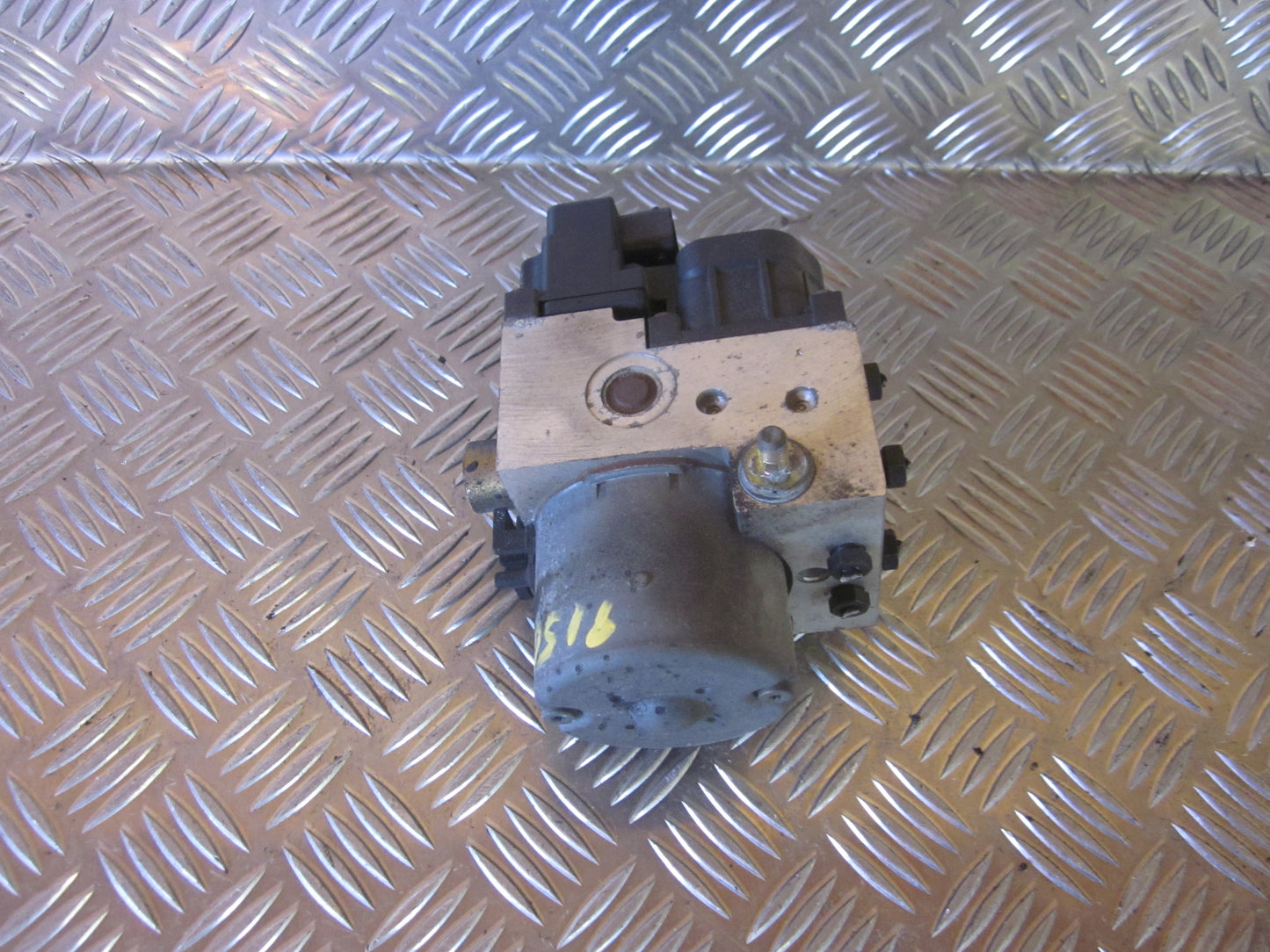 VW Passat 3B Abs Pumpe Med OEM Nr. 8E0614111HL Fra VW Ophugger