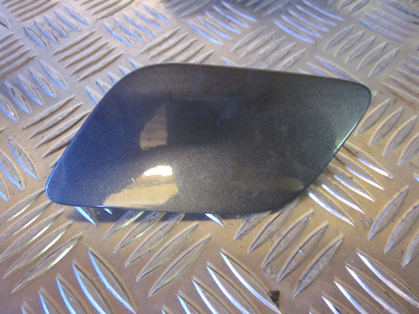 Audi Q7 Sprinklerdyse Med OEM Nr. Ophugger Fra Audi Ophugger