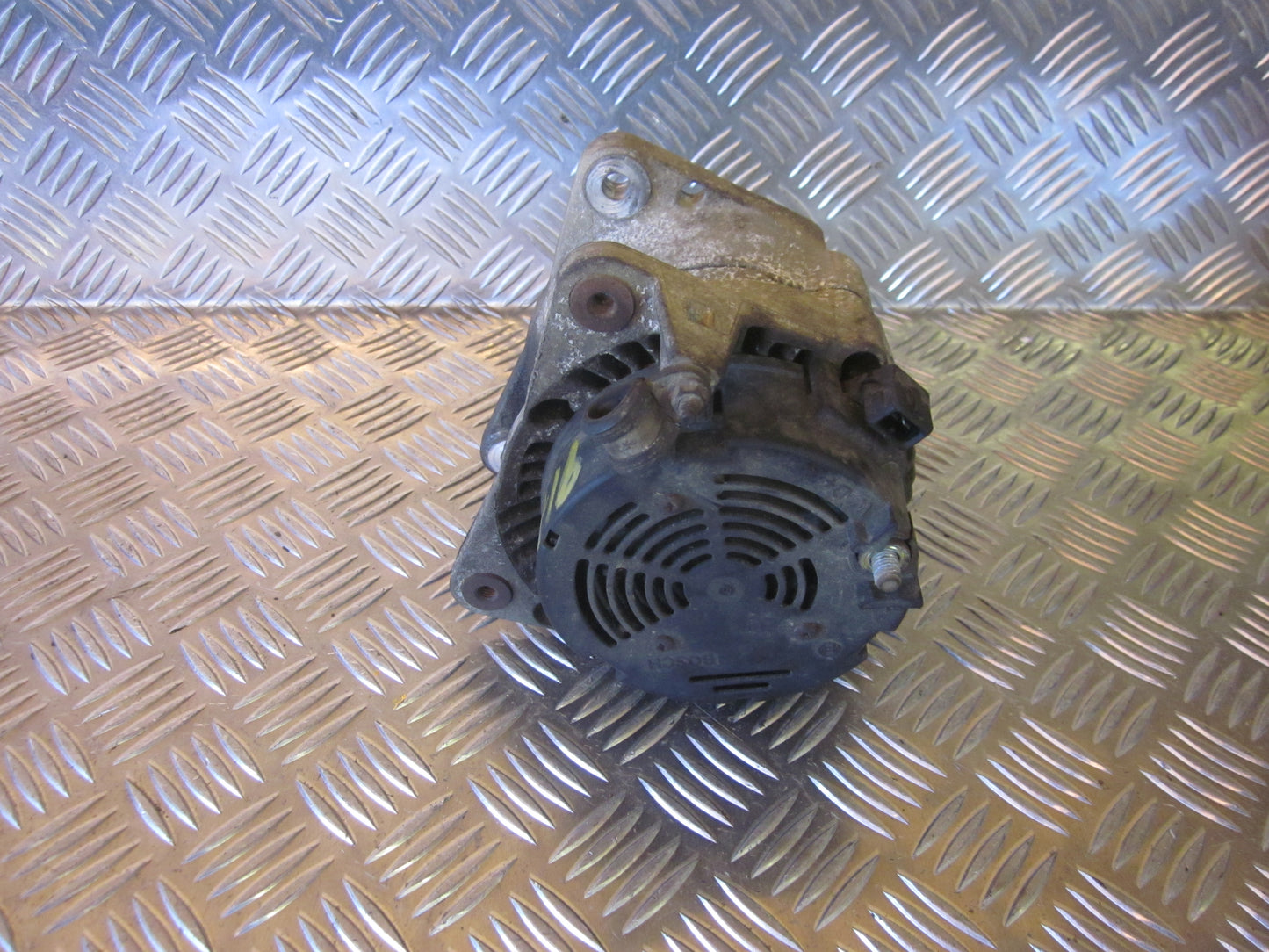 VW Polo 3 5D 6N Generator Med OEM Nr. 0123310001 Fra VW Ophugger