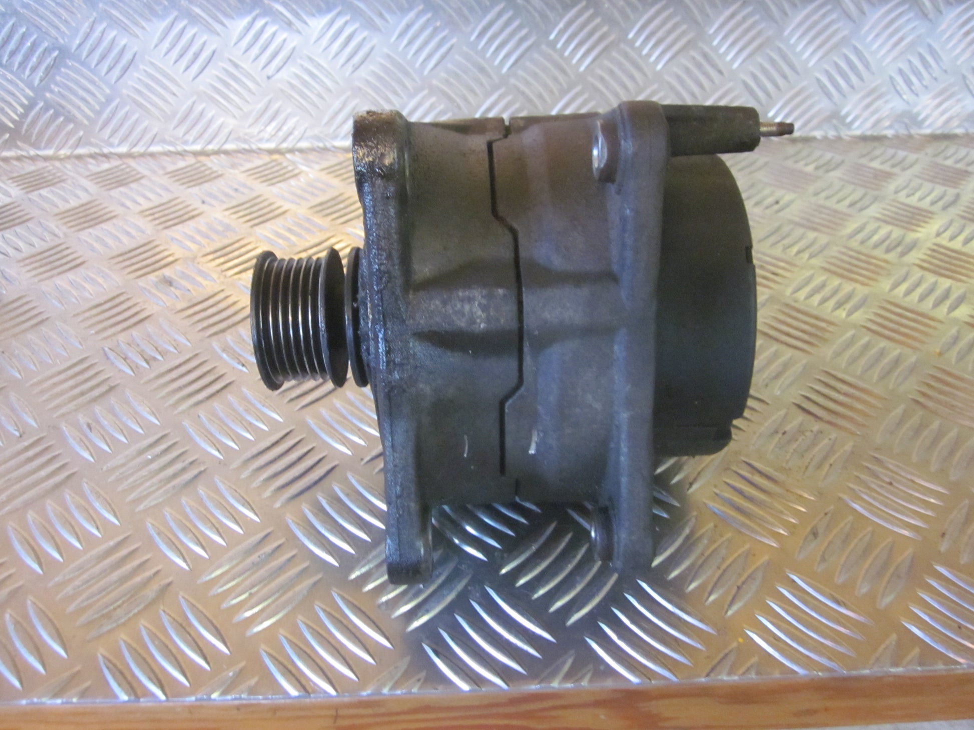 Seat Cordoba Generator Med OEM Nr. 0123310019 Fra Seat Ophugger