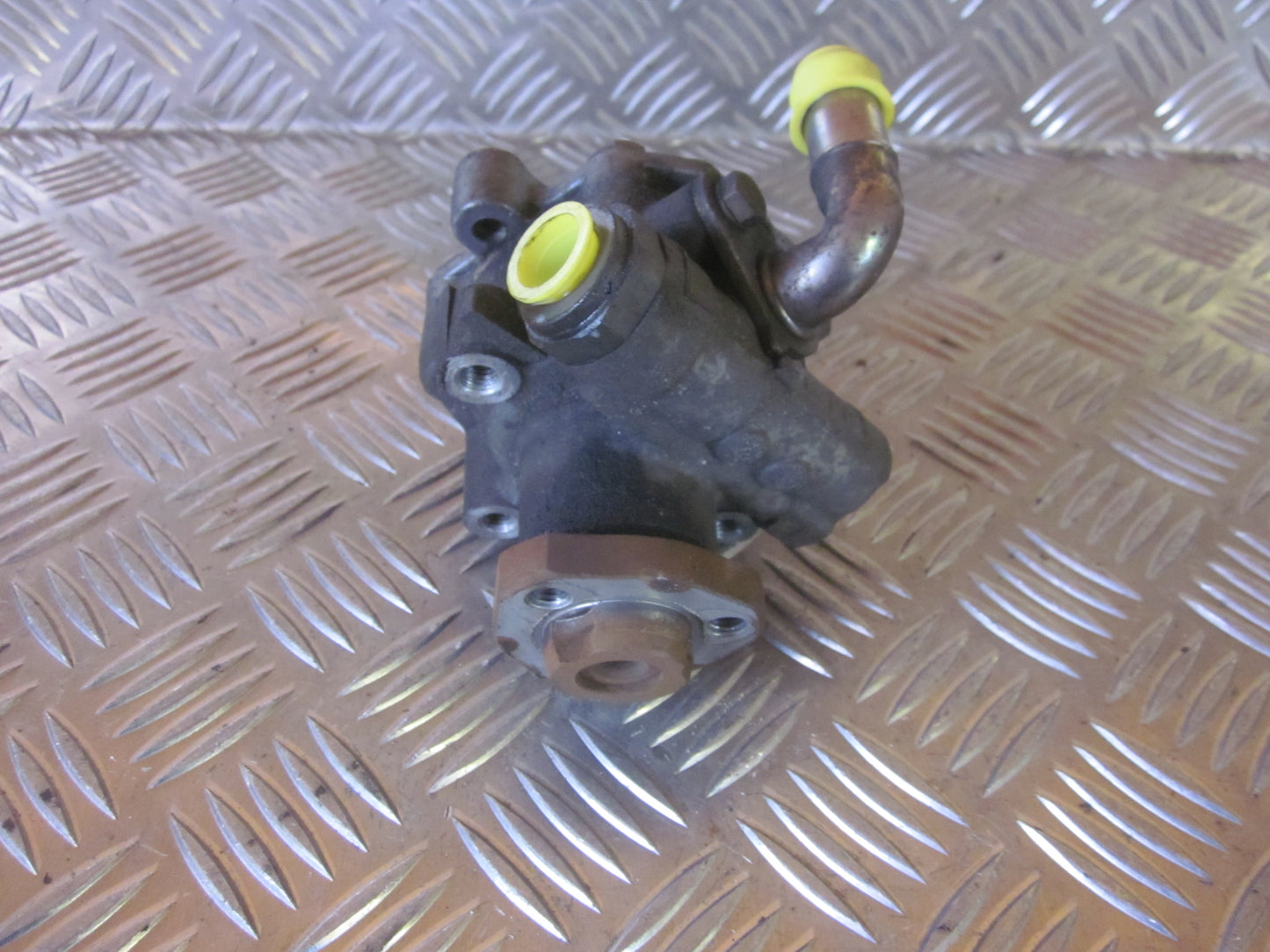 VW Golf 4 1J Servopumpe Med OEM Nr. 1J0422154B Fra VW Ophugger