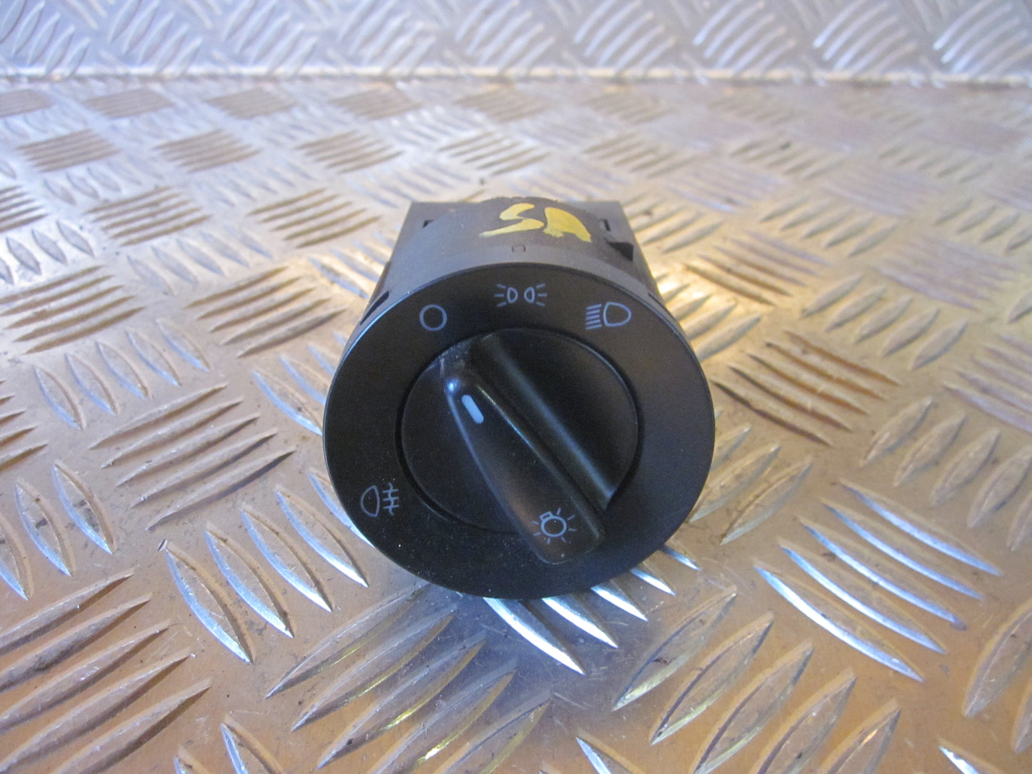 VW Golf 4 1J Kontakt Lys Med OEM Nr. Ophugger Fra VW Ophugger