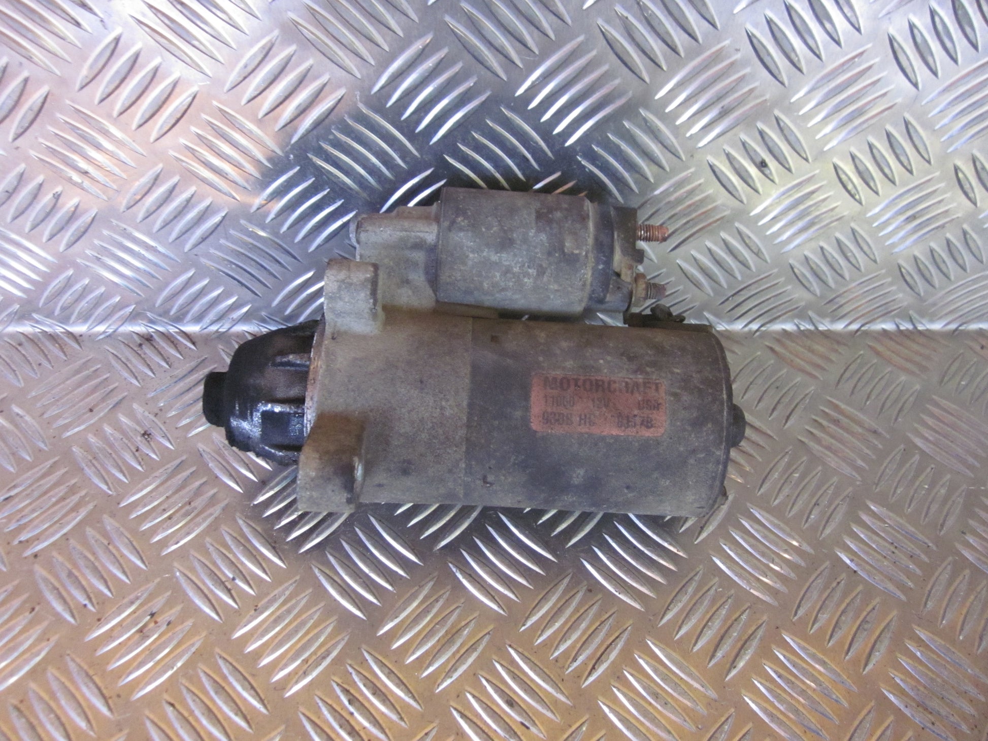 Ford Focus Starter Med OEM Nr. 1416230 Fra Ford Ophugger
