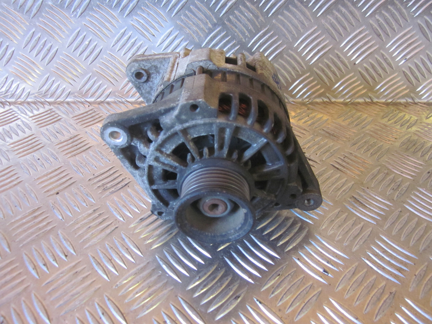 Daewoo Nubira Generator Med OEM Nr. Ophugger Fra Daewoo Ophugger
