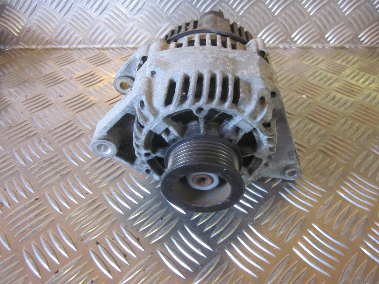 Renault Laguna Generator Med OEM Nr. Ophugger Fra Renault Ophugger