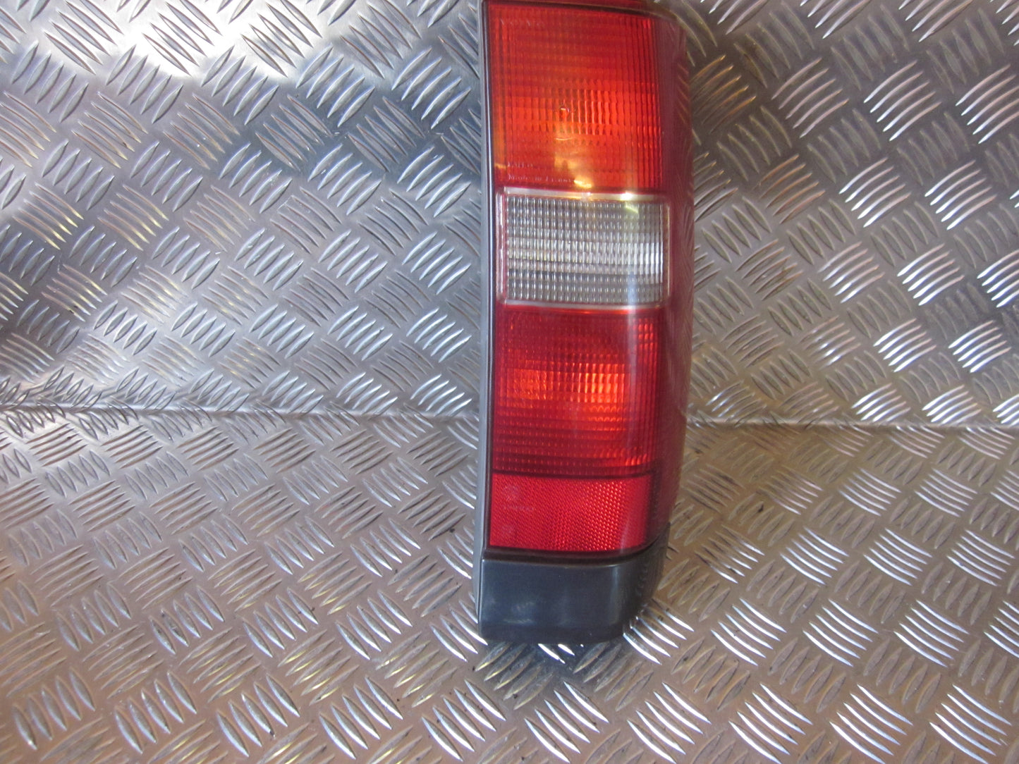 Volvo 850 Baglygte Med OEM Nr. Ophugger Fra Volvo Ophugger