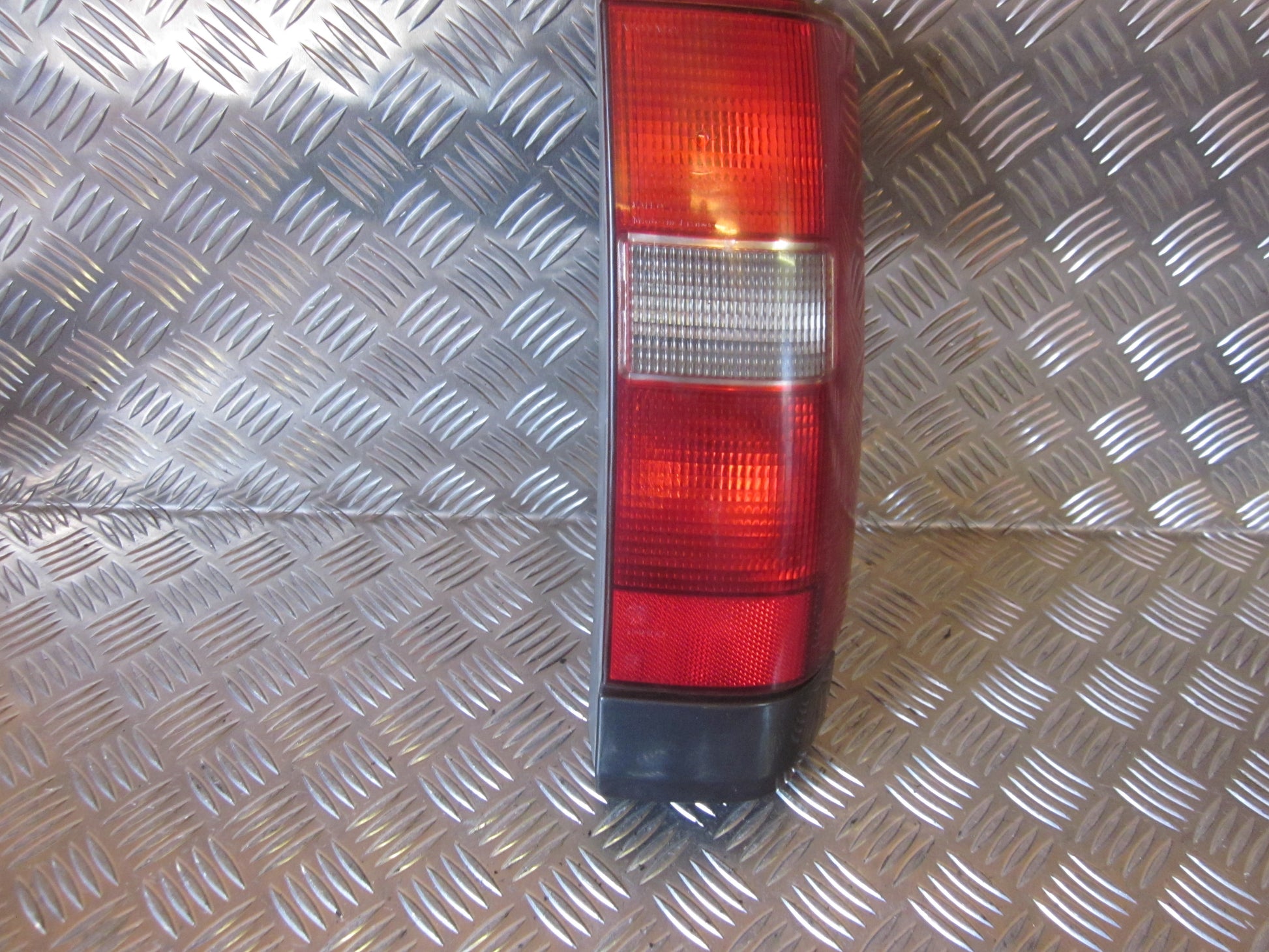 Volvo 850 Baglygte Med OEM Nr. Ophugger Fra Volvo Ophugger