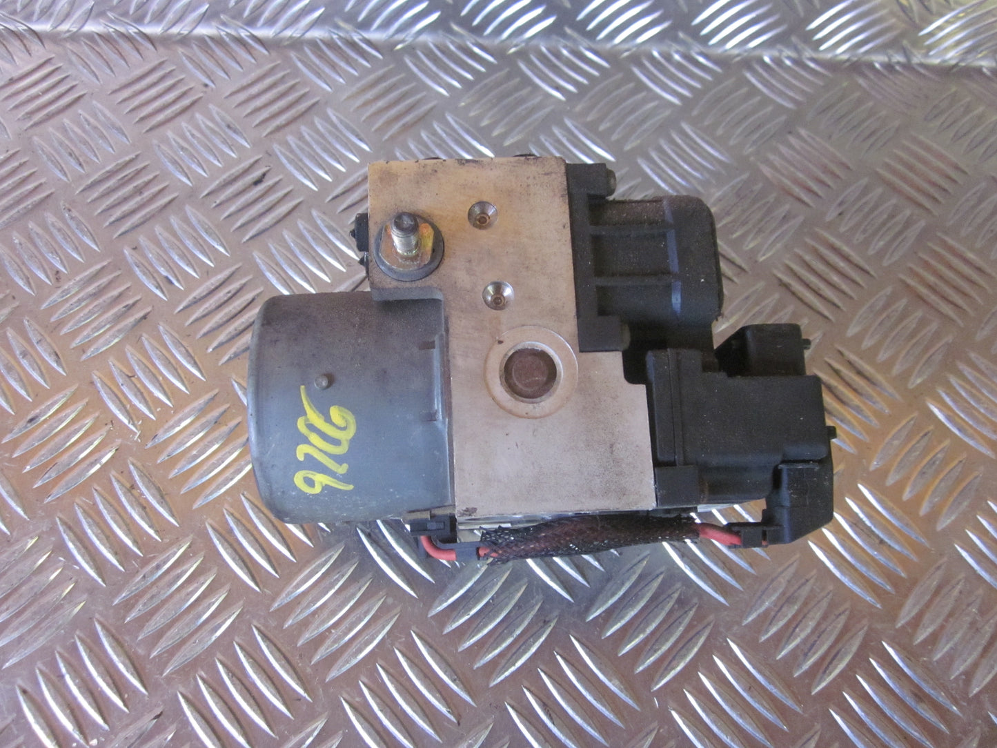 Mitsubishi Carisma Abs Pumpe Med OEM Nr. 0273004225 Fra Mitsubishi Ophugger