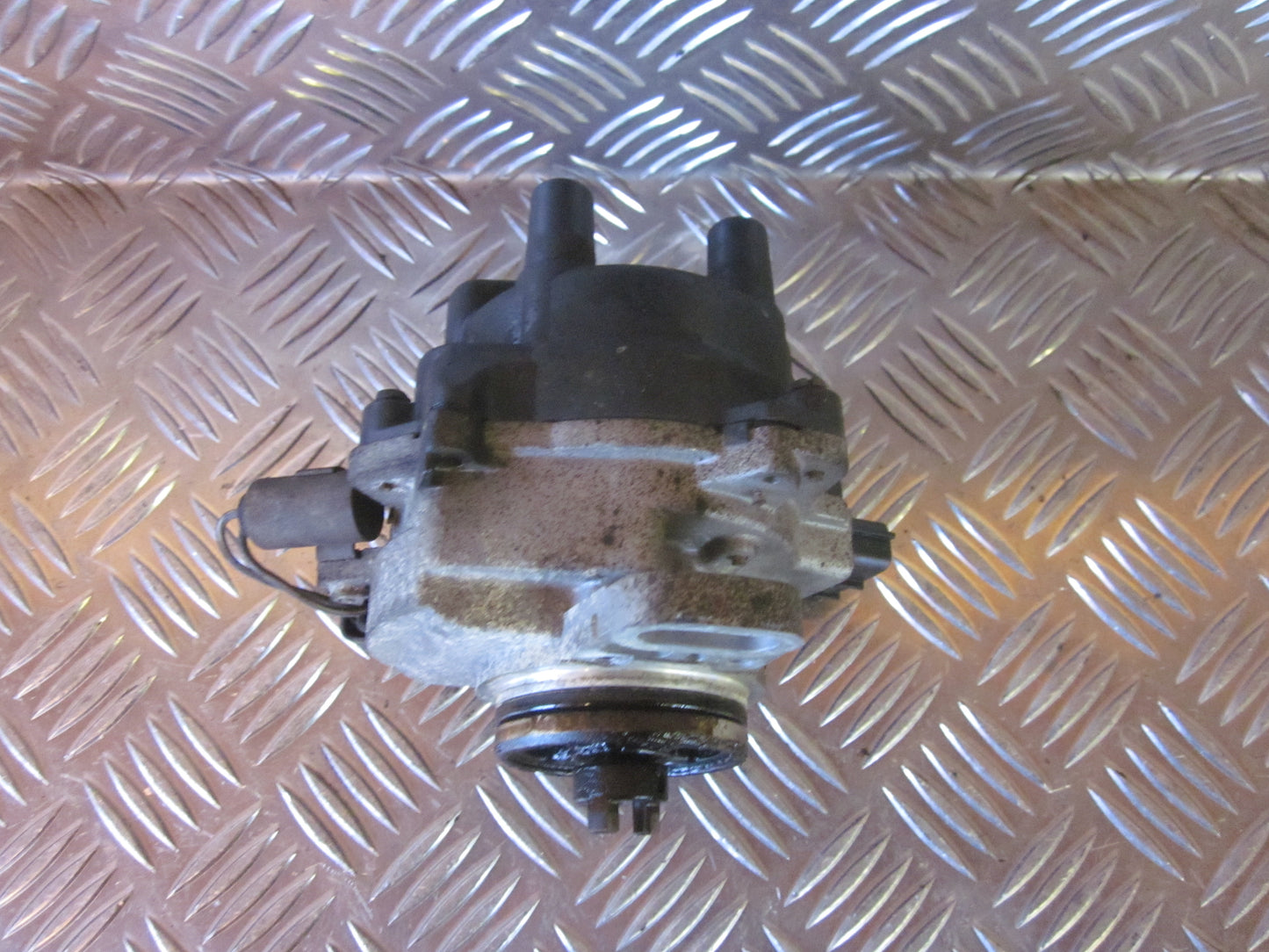 Nissan Primera ST.Car Strømfordeler El Med OEM Nr. Ophugger Fra Nissan Ophugger