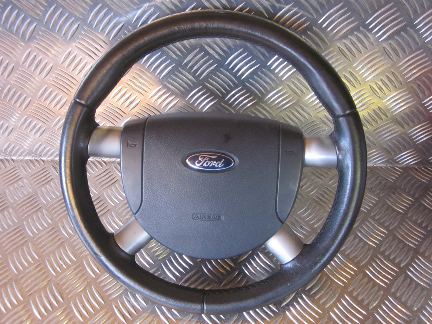 Ford Mondeo 3 Rat Med OEM Nr. Ophugger Fra Ford Ophugger