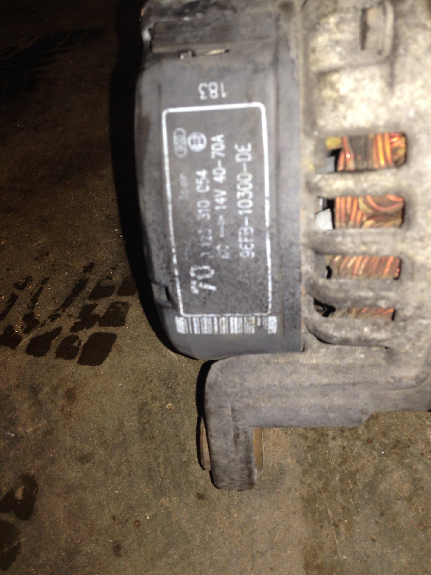 Ford Ka Generator Med OEM Nr. R96FB10300DC Fra Ford Ophugger