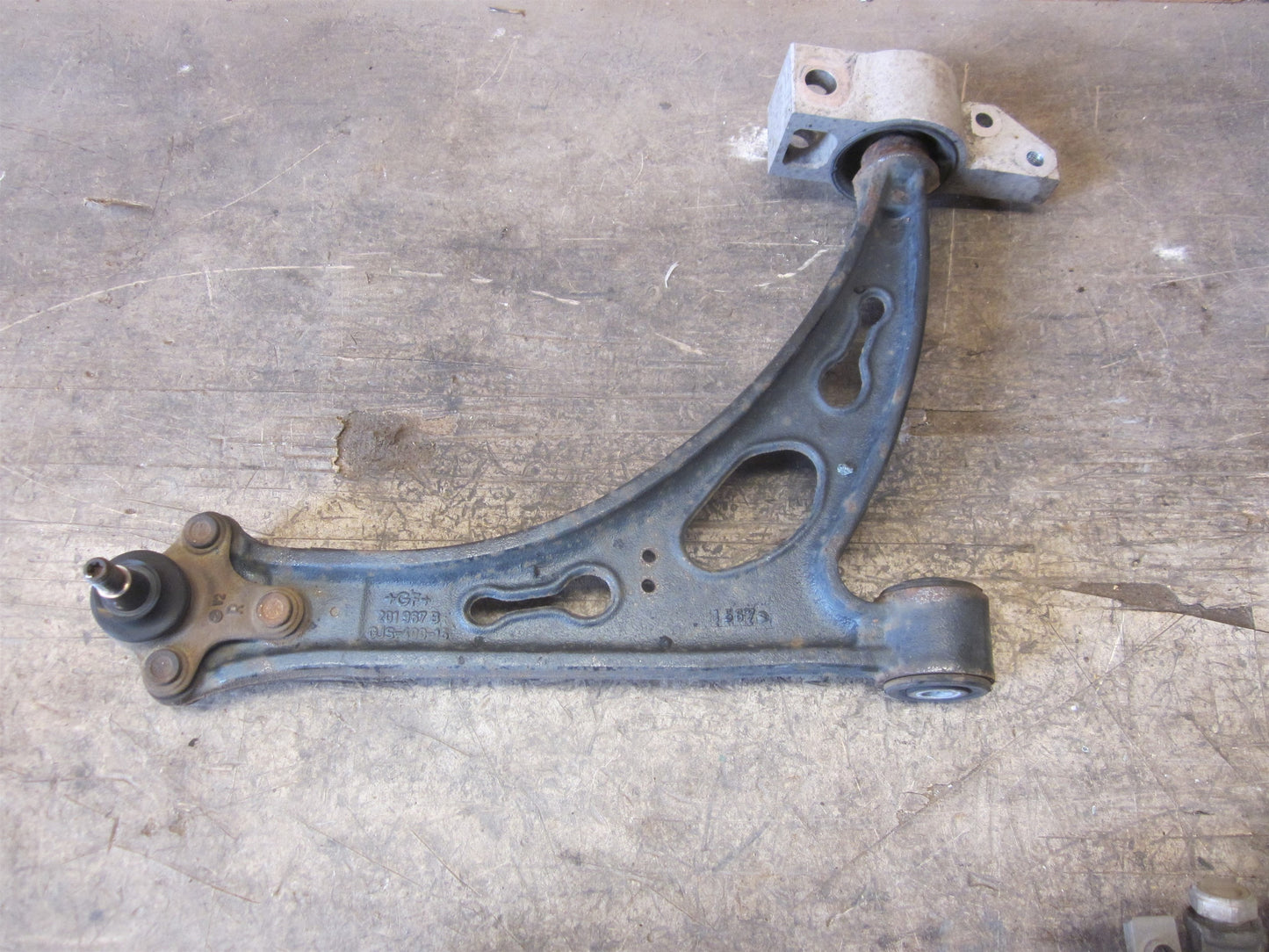 VW Touran 1T GP Bærearm F.N. H Med OEM Nr. 1K0407153D Fra VW Ophugger
