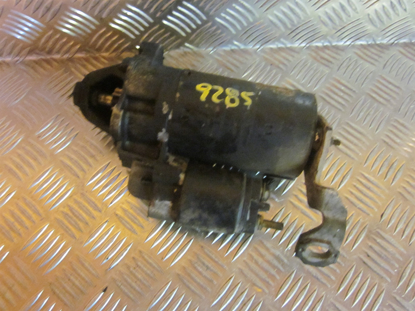 Audi 80/90 Starter Med OEM Nr. Ophugger Fra Audi Ophugger
