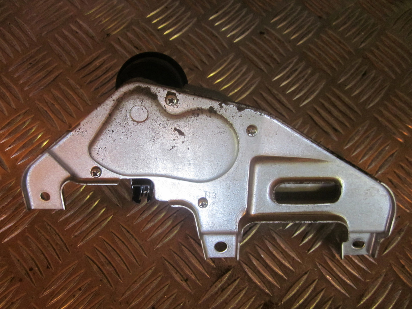 Suzuki Splash Bagrudevisker Motor Med OEM Nr. 3881051K10 Fra Suzuki Ophugger