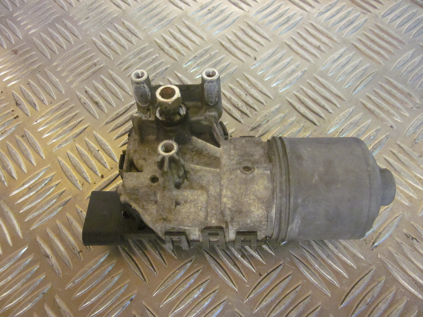 Alfa Romeo 147 Viskermotor Med OEM Nr. Ophugger Fra Alfa Romeo Ophugger