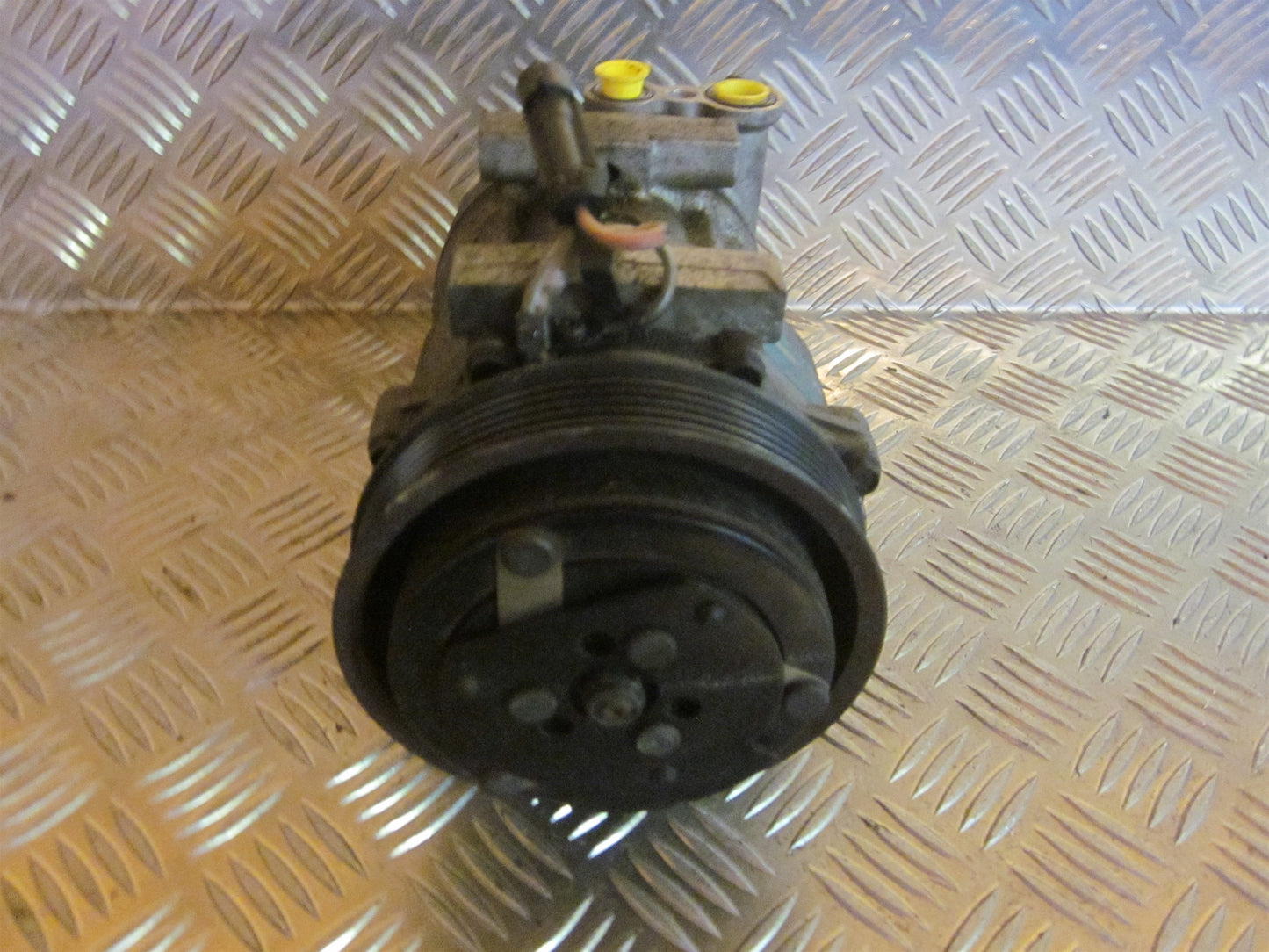 Alfa Romeo 147 Aircondition Pumpe Med OEM Nr. Ophugger Fra Alfa Romeo Ophugger