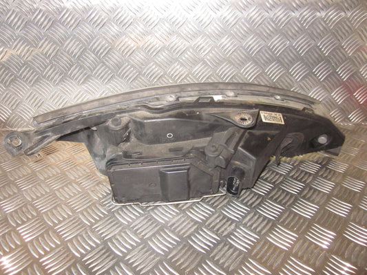 Ford Focus Forlygte Med OEM Nr. 2M5113W030BD Fra Ford Ophugger