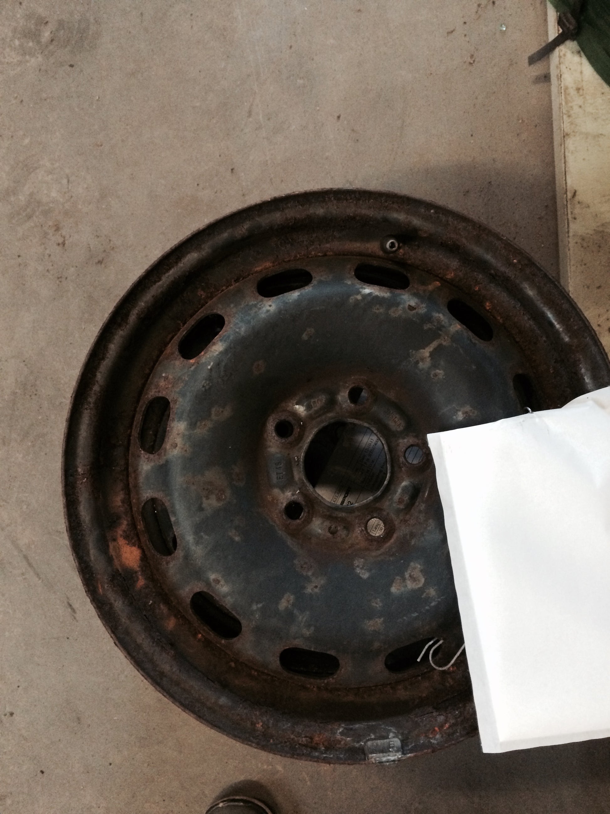 Volvo S40/V50 Fælg Med OEM Nr. Ophugger Fra Volvo Ophugger