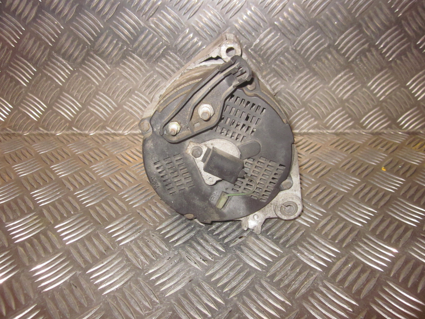 BMW 5-Serie E34 Generator Med OEM Nr. 12311734558 Fra BMW Ophugger