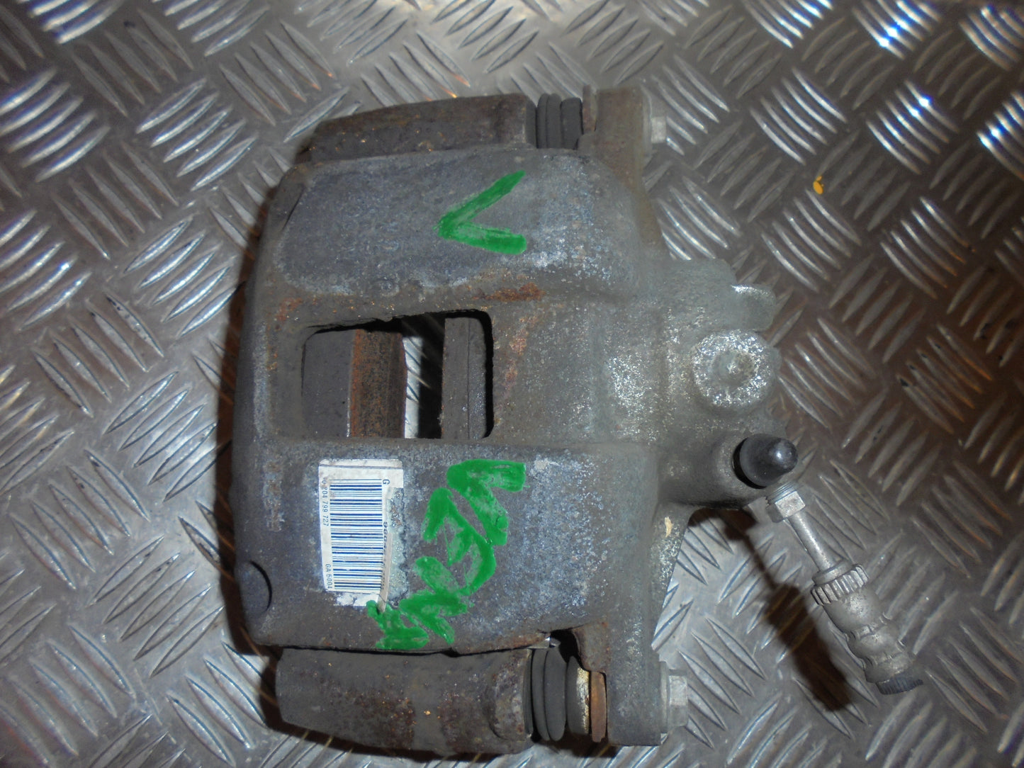 Peugeot 207 Bremsekaliber VF Med OEM Nr. Ophugger Fra Peugeot Ophugger