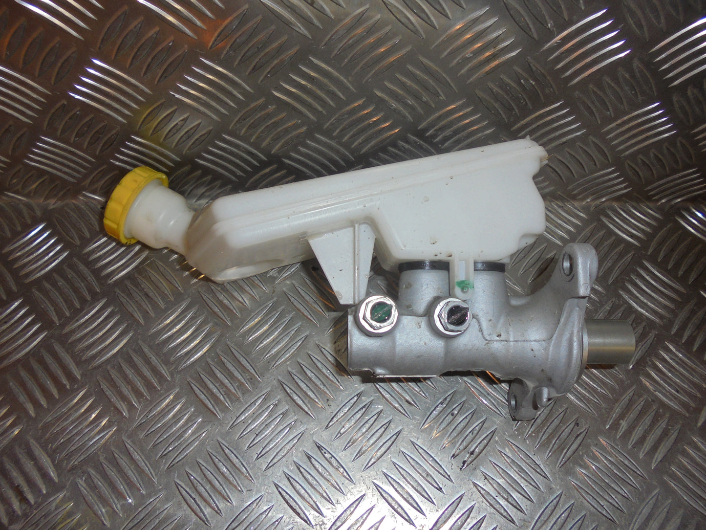 Peugeot 207 Bremsehovedcylinder Med OEM Nr. Ophugger Fra Peugeot Ophugger