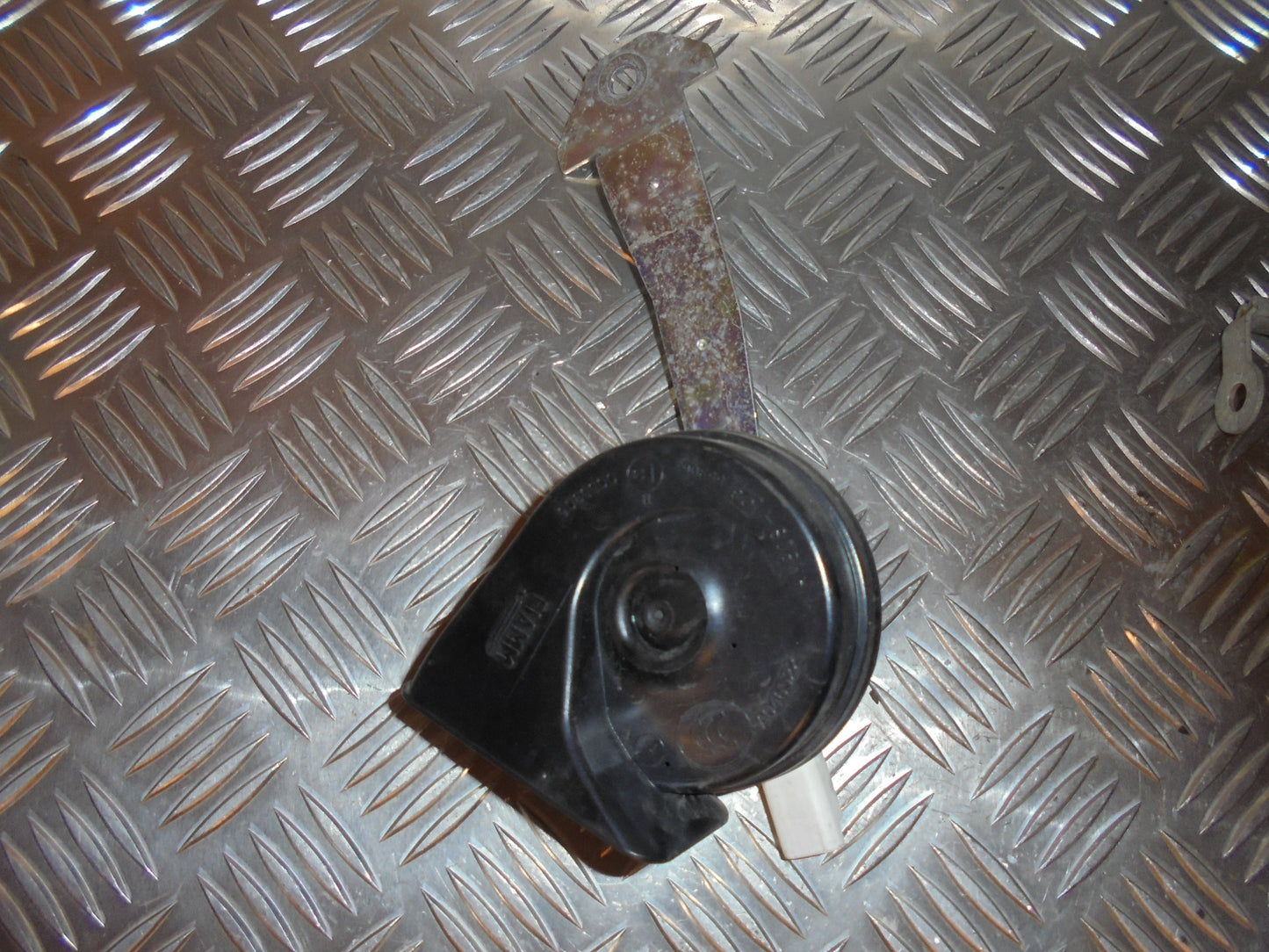 Peugeot 207 Horn Med OEM Nr. Ophugger Fra Peugeot Ophugger