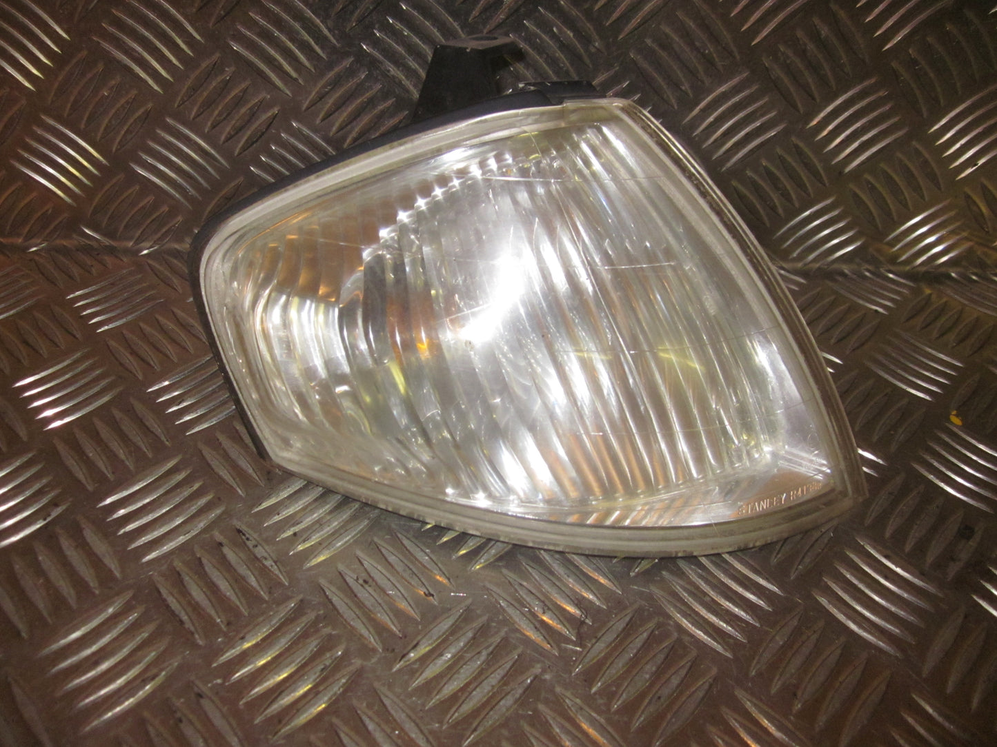 Mazda 323 4D BJ12 Blinklygte For Med OEM Nr. Ophugger Fra Mazda Ophugger