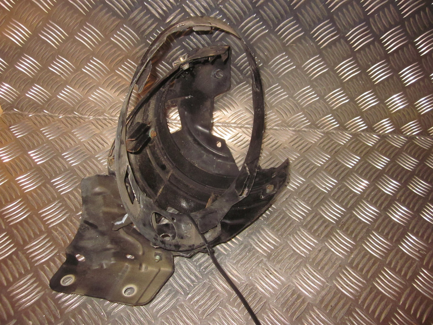 VW Beetle 9C Forlygteholder Med OEM Nr. 1C0805605K Fra VW Ophugger