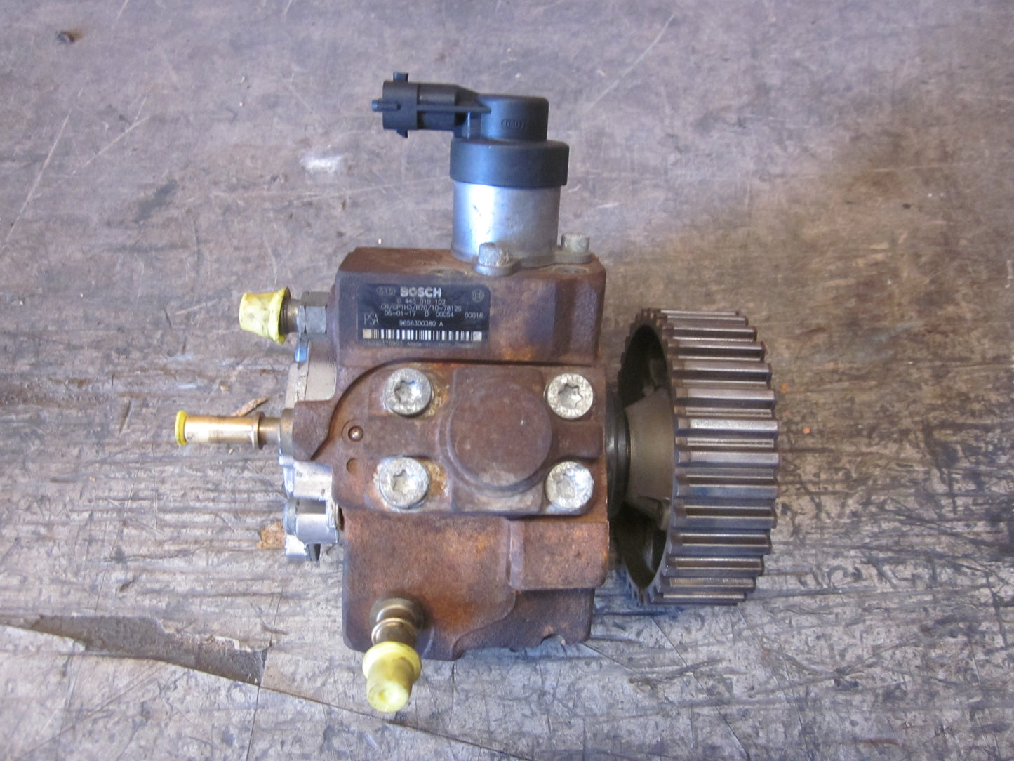 Volvo S40/V50 Dieselpumpe Med OEM Nr. 005010102 Fra Volvo Ophugger