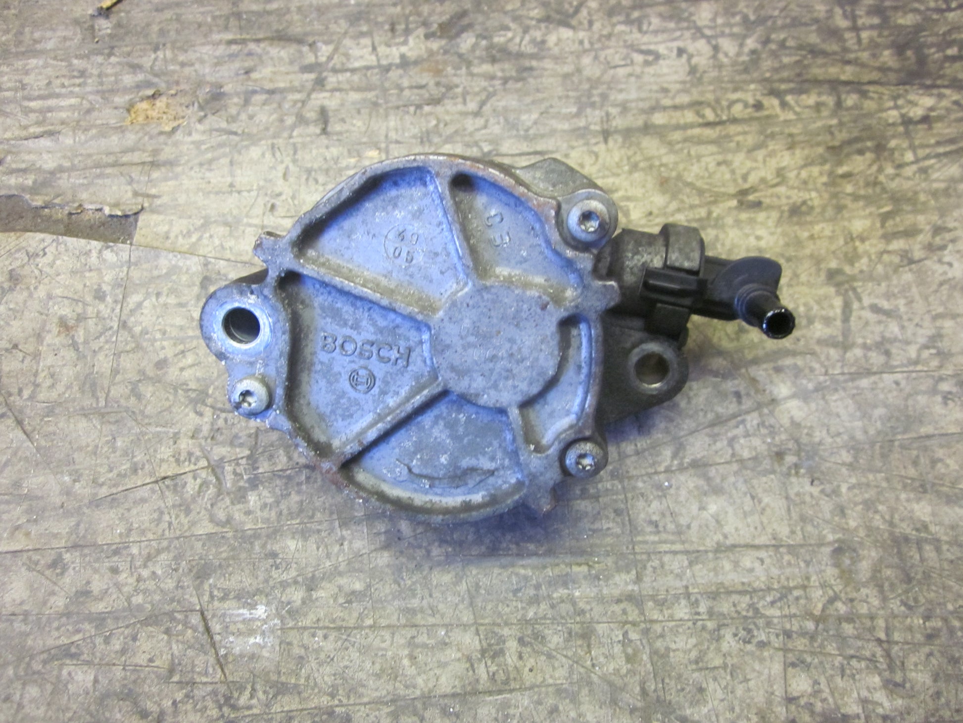 Volvo S40/V50 Vacuumpumpe Med OEM Nr. Ophugger Fra Volvo Ophugger