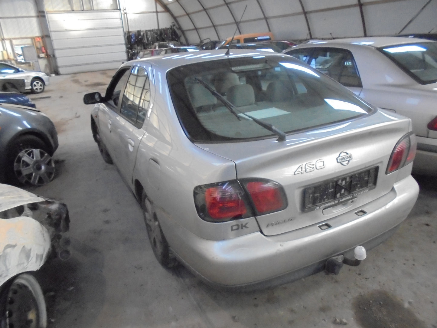 Nissan Primera P11 Pluk-Selv-Bil Med OEM Nr. Ophugger Fra Nissan Ophugger