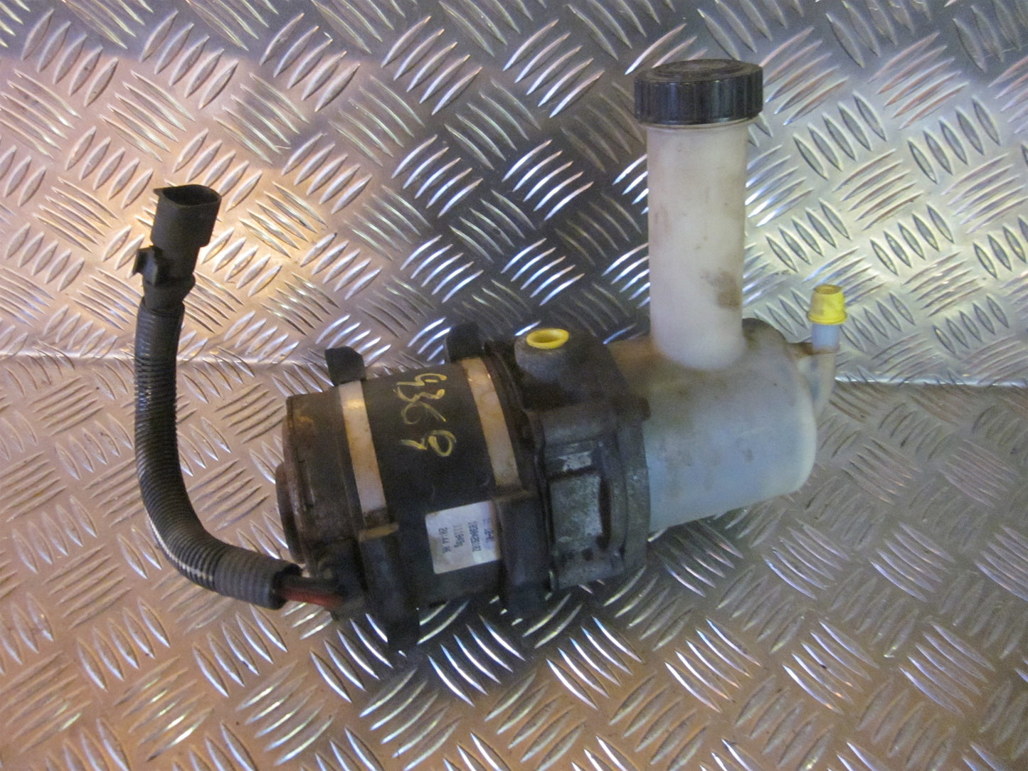 Citroen Saxo Servopumpe Med OEM Nr. Ophugger Fra Citroen Ophugger