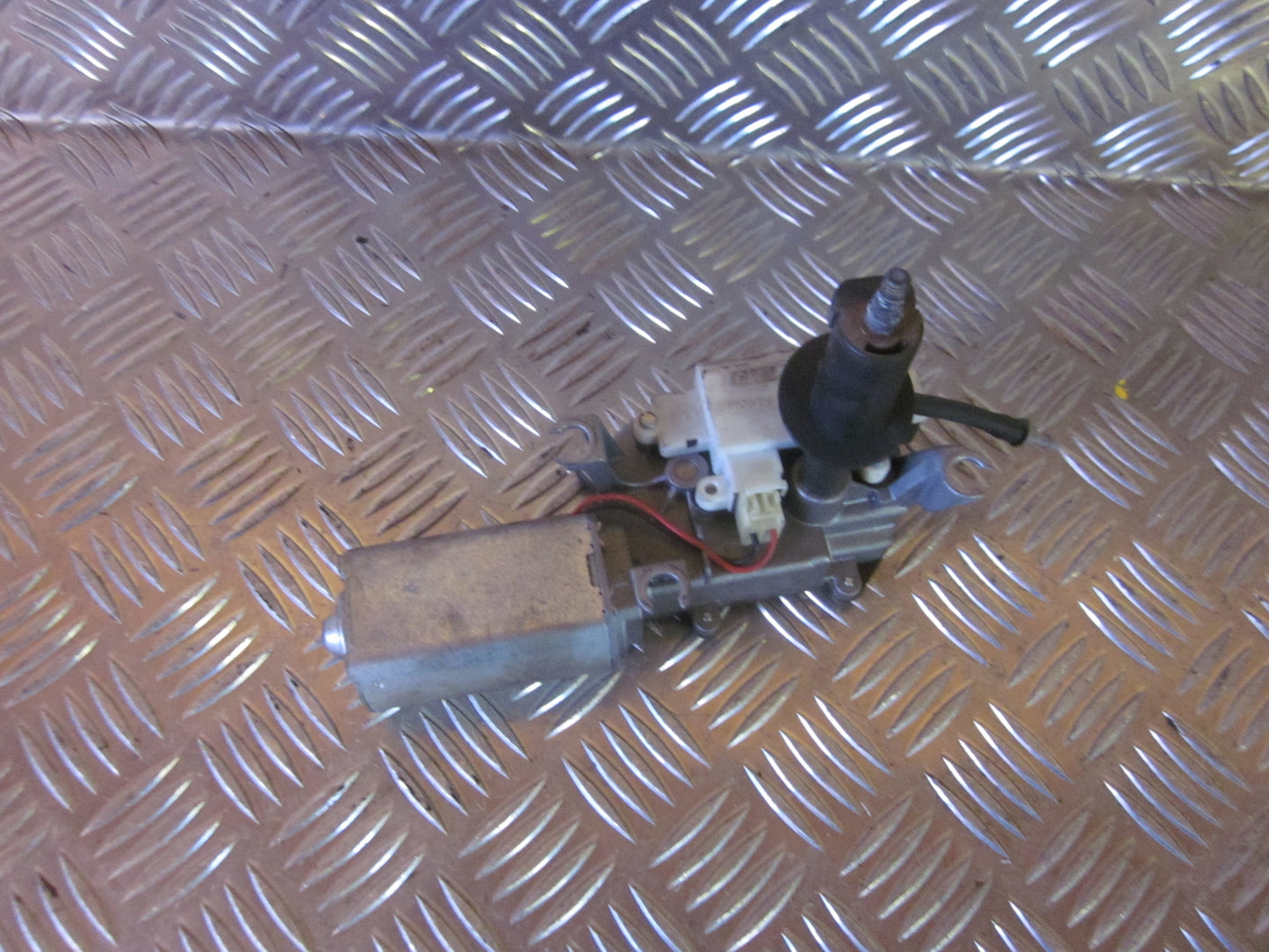 Fiat Punto Bagrudevisker Motor Med OEM Nr. Ophugger Fra Fiat Ophugger