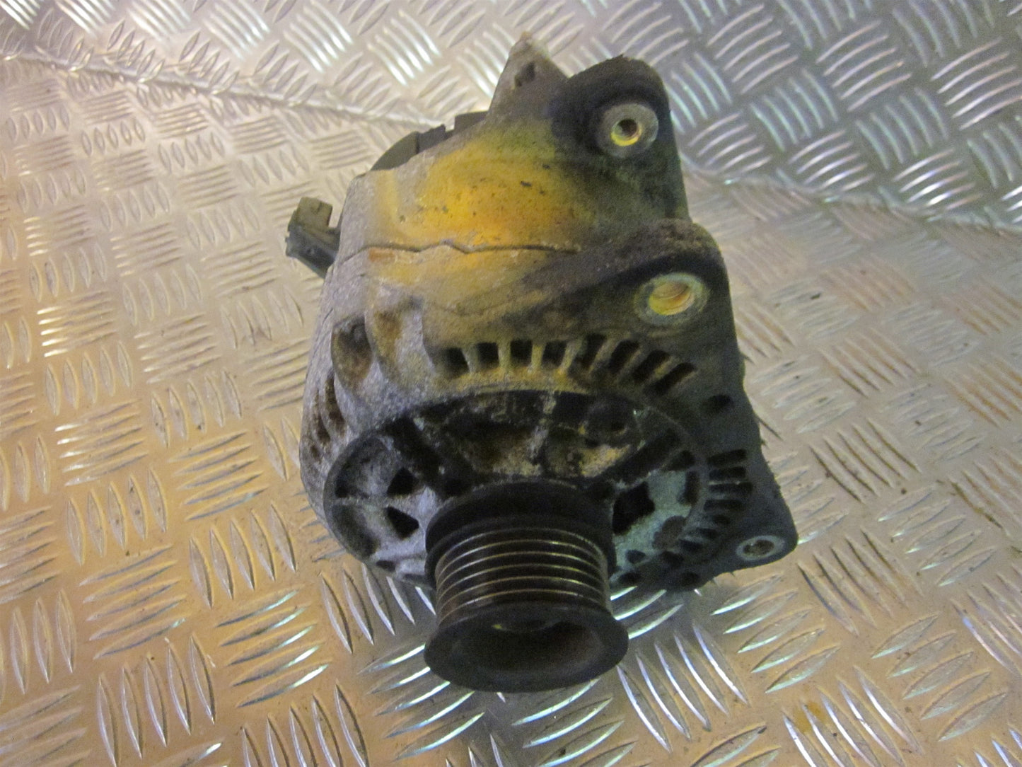 VW Polo CLA Variant 6K Generator Med OEM Nr. 028903025H Fra VW Ophugger