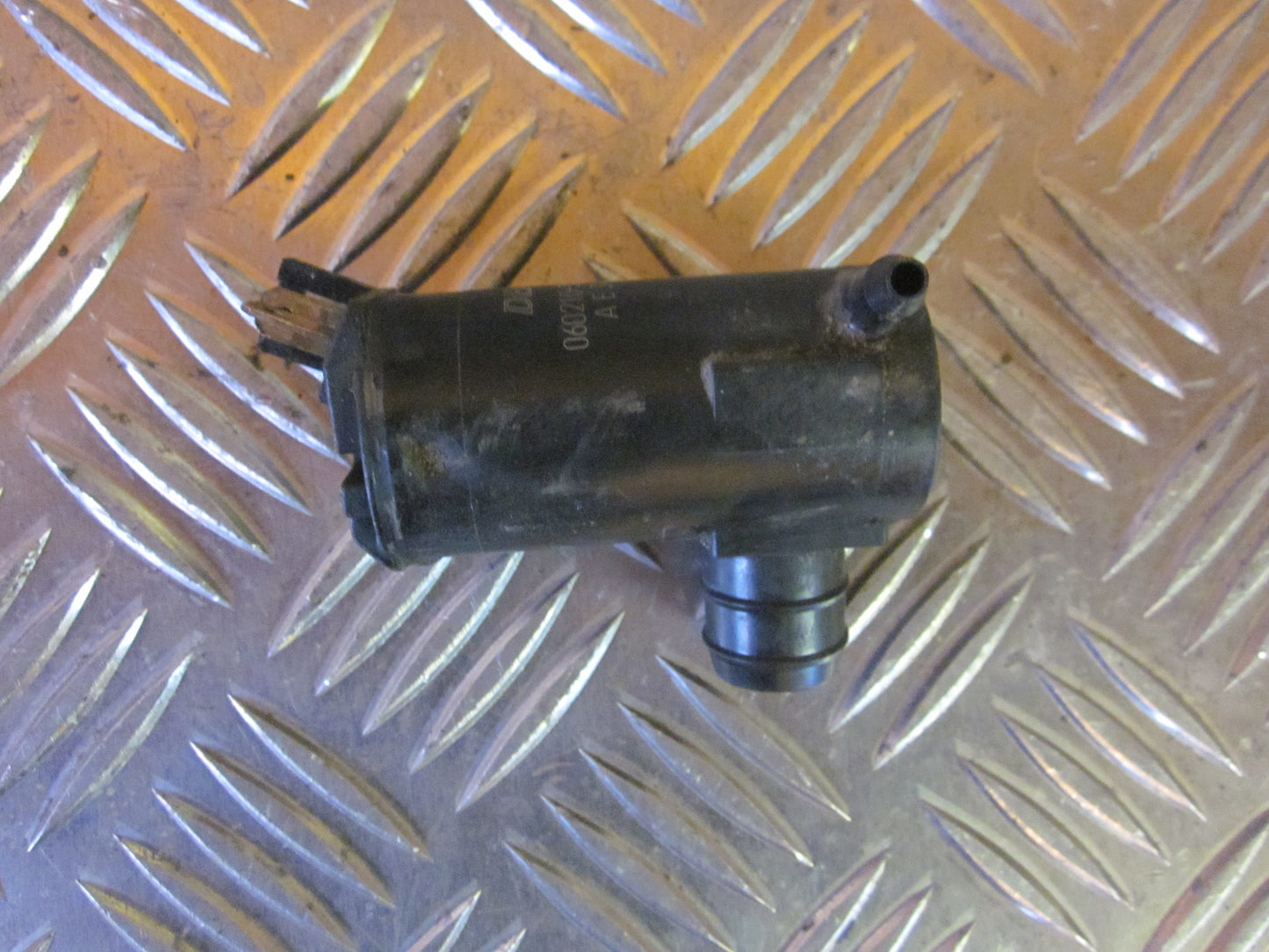 Mitsubishi Lancer Sprinklermotor Med OEM Nr. Ophugger Fra Mitsubishi Ophugger