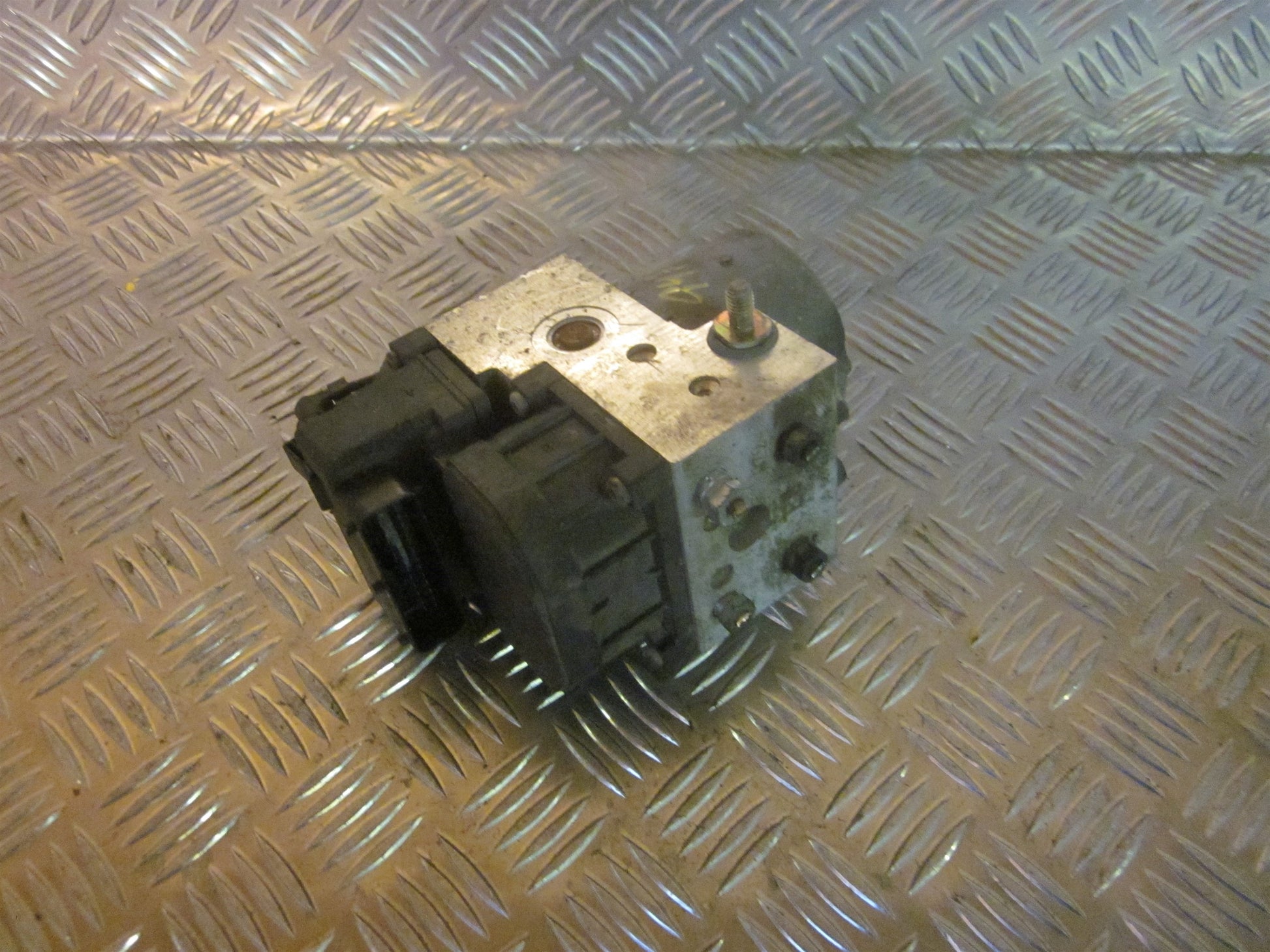 Opel Astra G Abs Pumpe Med OEM Nr. 90581417 Fra Opel Ophugger