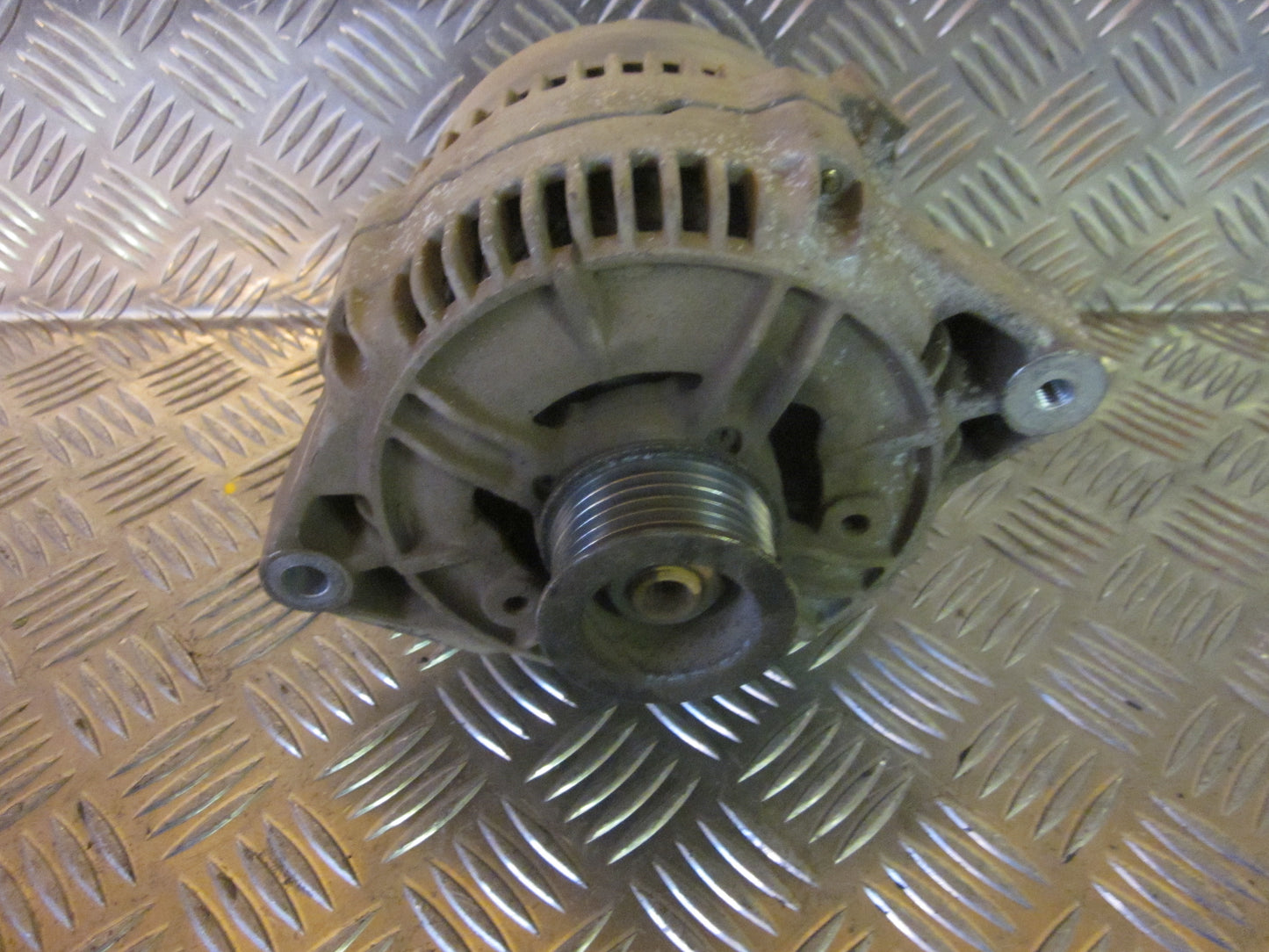Opel Vectra B Generator Med OEM Nr. 0123505002 Fra Opel Ophugger