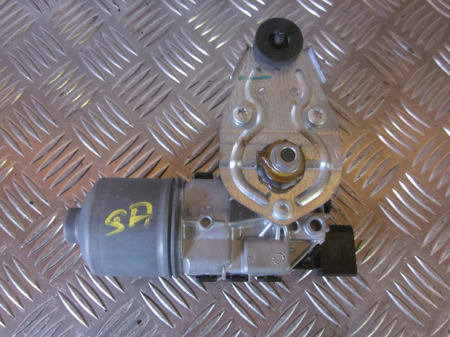 VW UP Viskermotor Med OEM Nr. 0390241566 Fra VW Ophugger